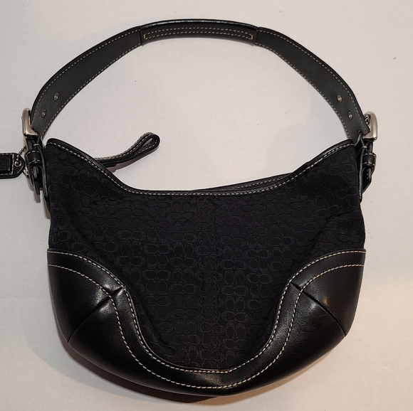 Coach No. K042-6351 Black Logo Canvas Hangbag - Picture 2 of 4